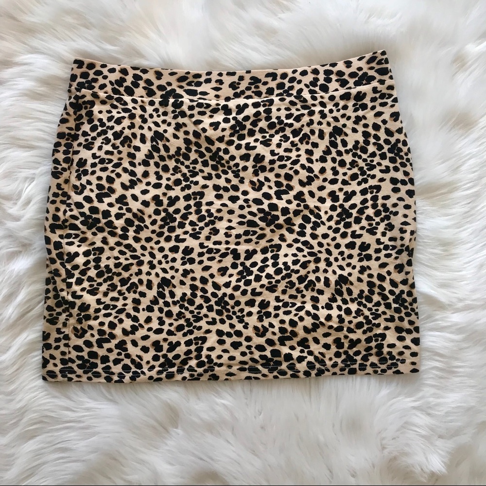 DIVIDED by H&M Leopard Print Mini Skirt